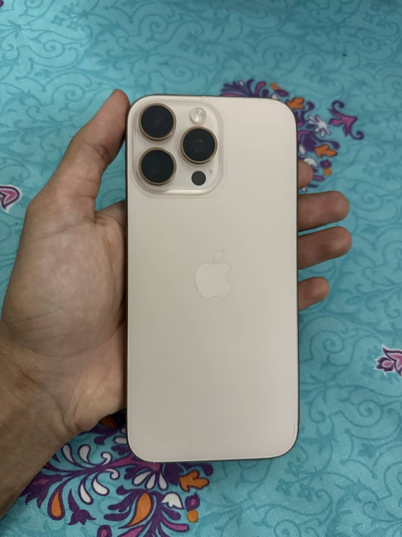 Apple iPhone 16 Pro Max 0