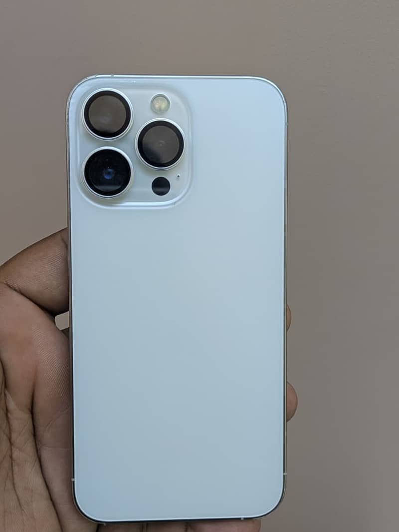 Apple iPhone 13 Pro 2