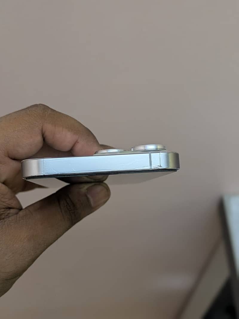 Apple iPhone 13 Pro 3