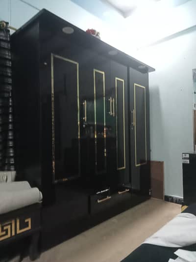 4 pics Bedroom Sate