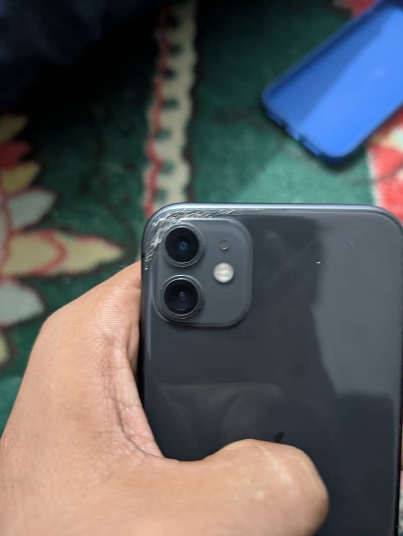 Apple iPhone 11 3
