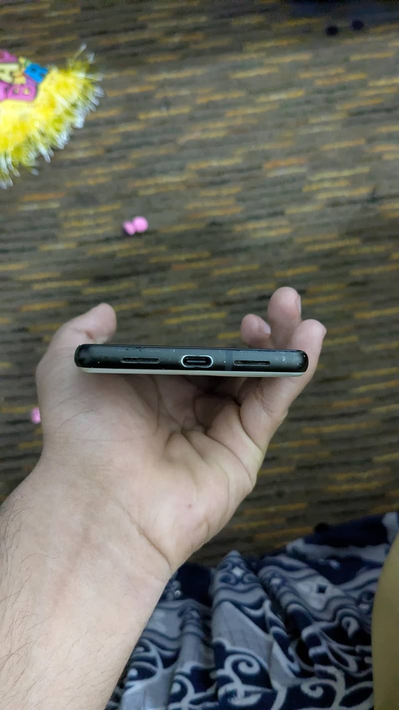 Google Pixel 6 4