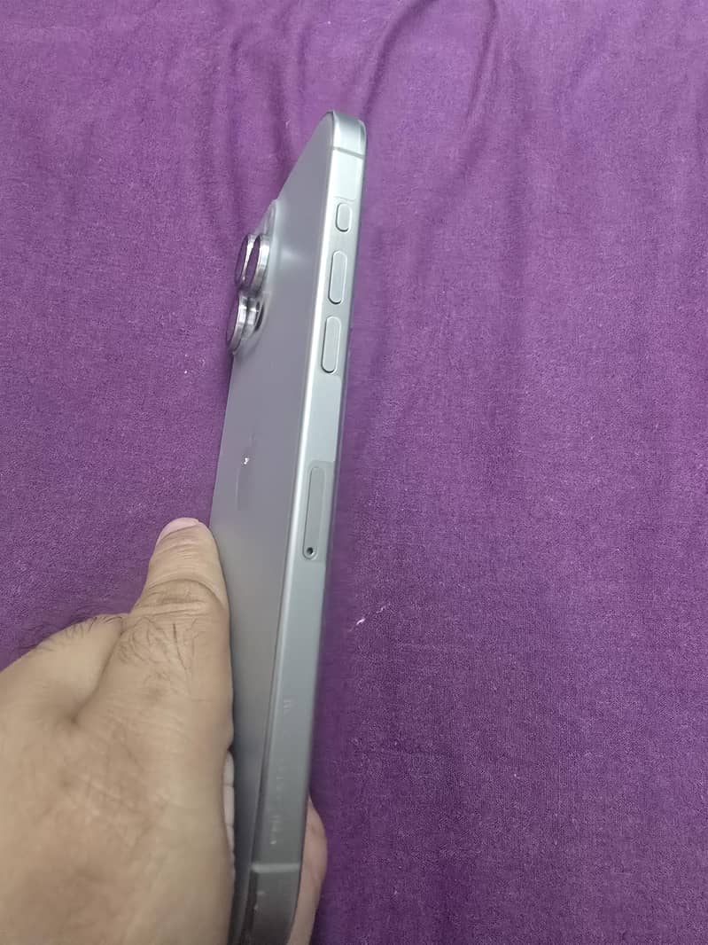 Apple iPhone 15 Pro Max 2