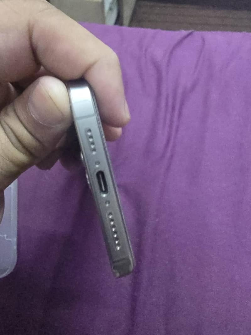 Apple iPhone 15 Pro Max 3
