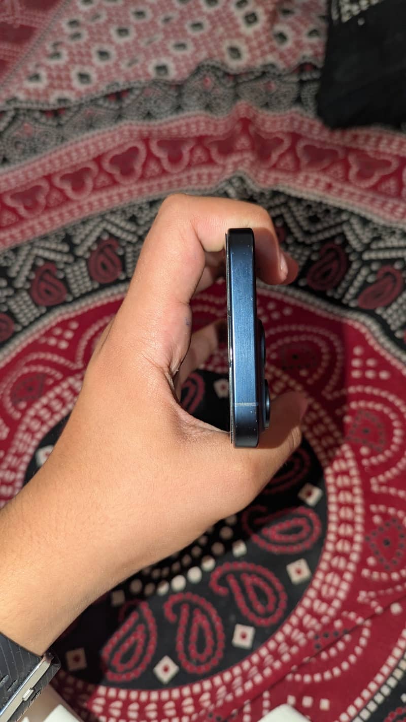Apple iPhone 15 Pro 1