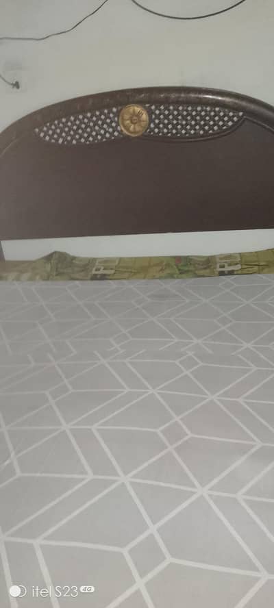Bed and Dracing Table With Mattress