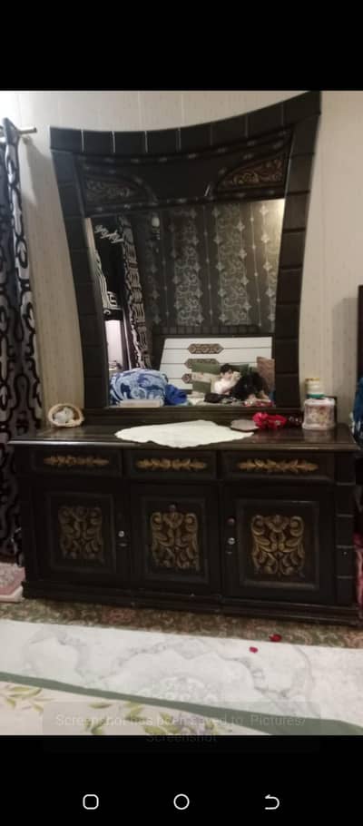 dressing table
