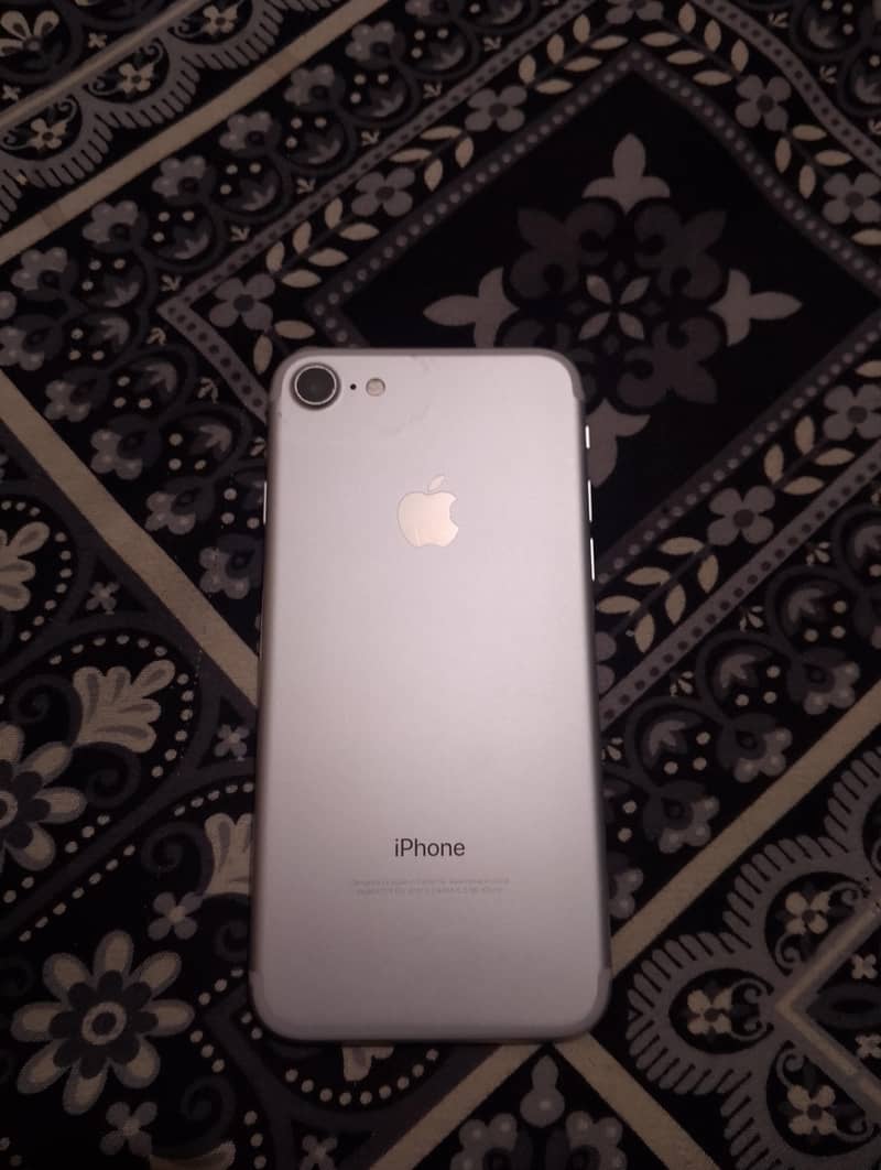 Apple iPhone 7 3
