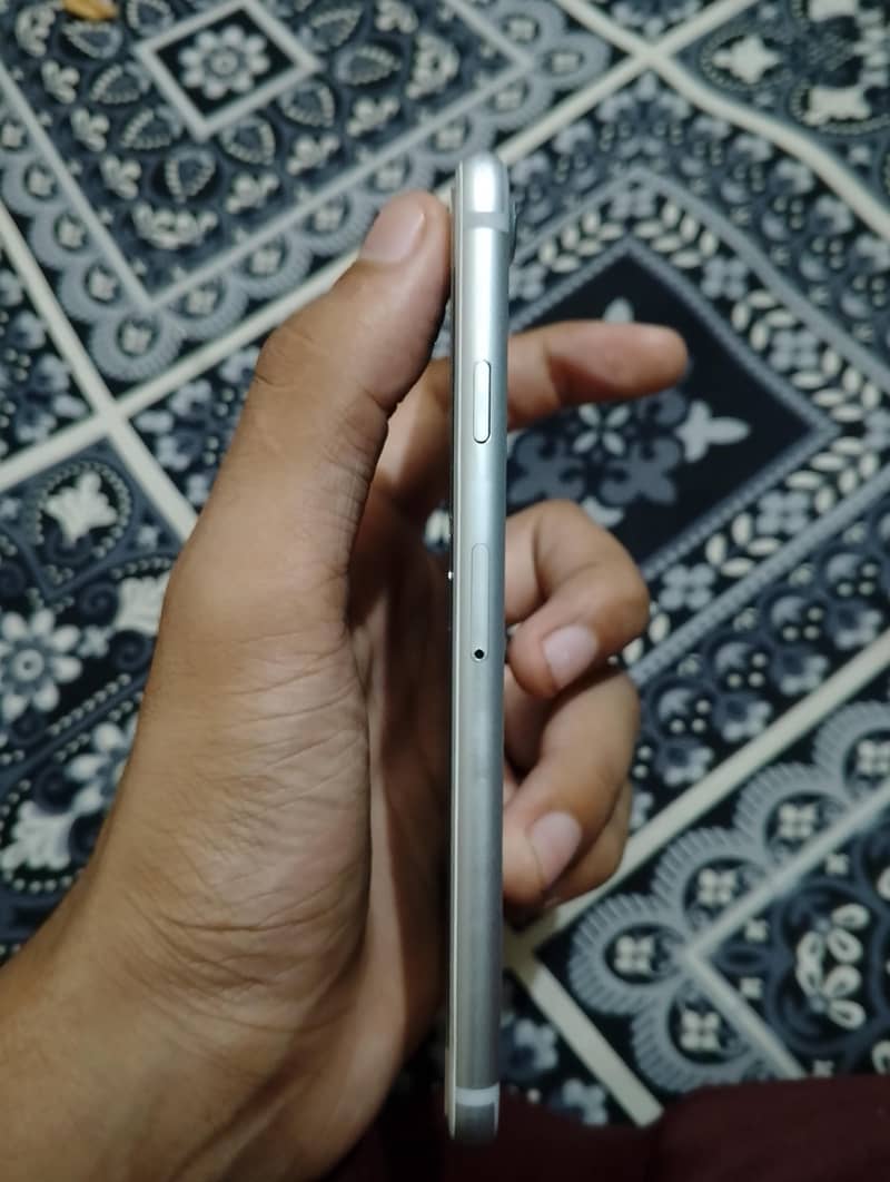 Apple iPhone 7 5