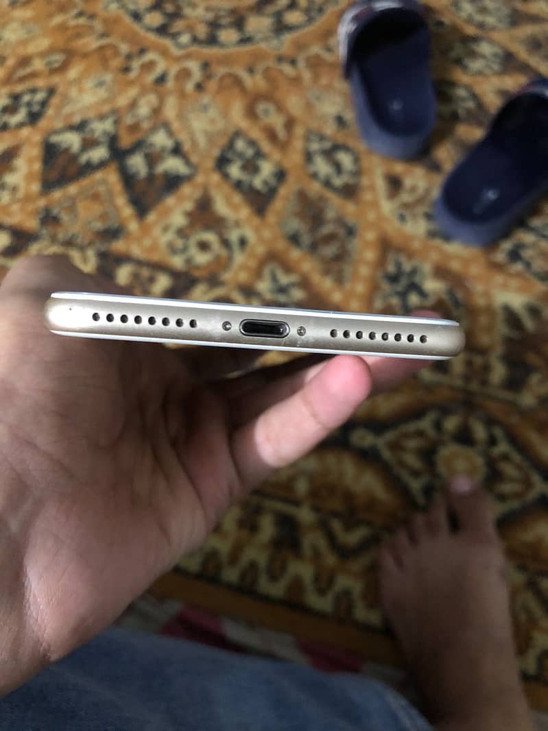 Apple iPhone 7 Plus 4