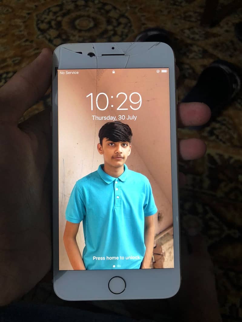 Apple iPhone 7 Plus 6