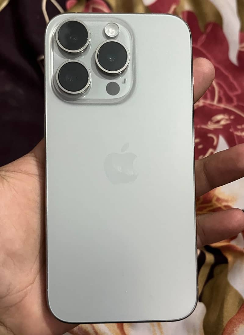 Apple iPhone 15 Pro 0
