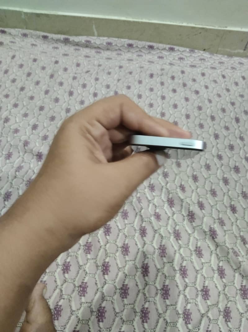 Apple iPhone SE 3