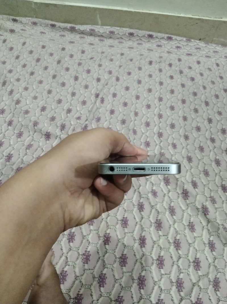 Apple iPhone SE 4