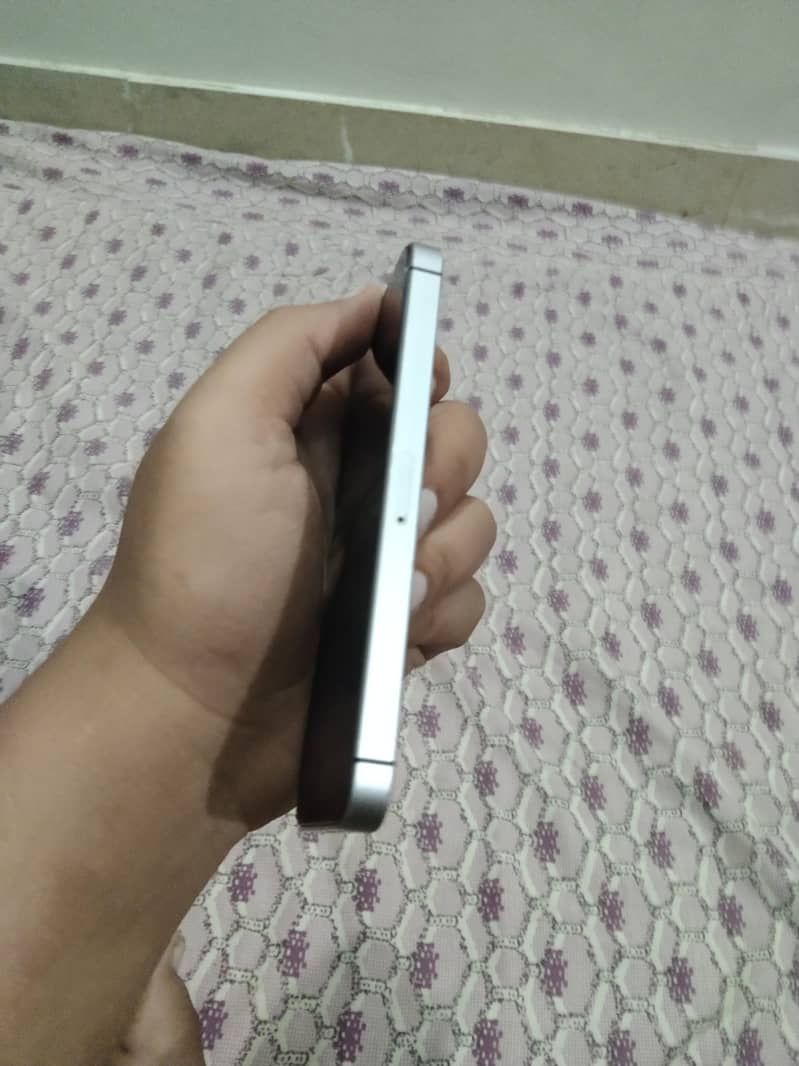 Apple iPhone SE 5