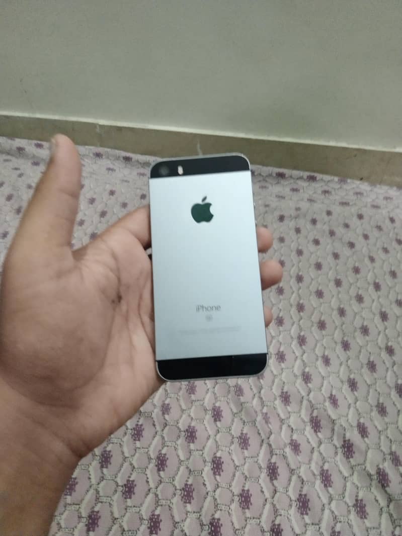 Apple iPhone SE 7