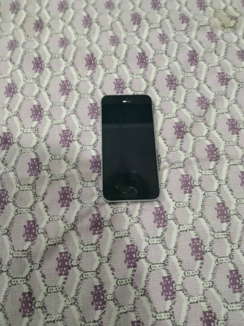 Apple iPhone SE 8