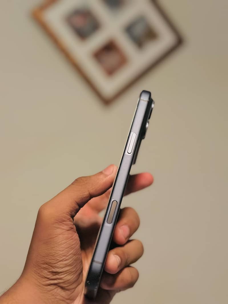 Apple iPhone 17 Pro Max 4