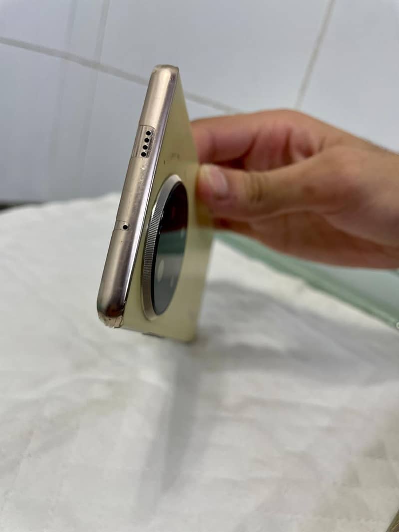 Tecno CAMON 30S 1