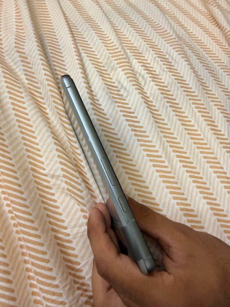 Google Pixel 8 12