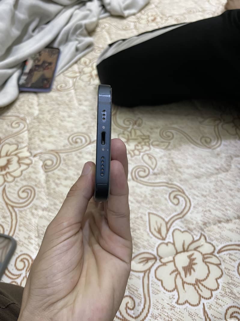 Apple iPhone 13 1
