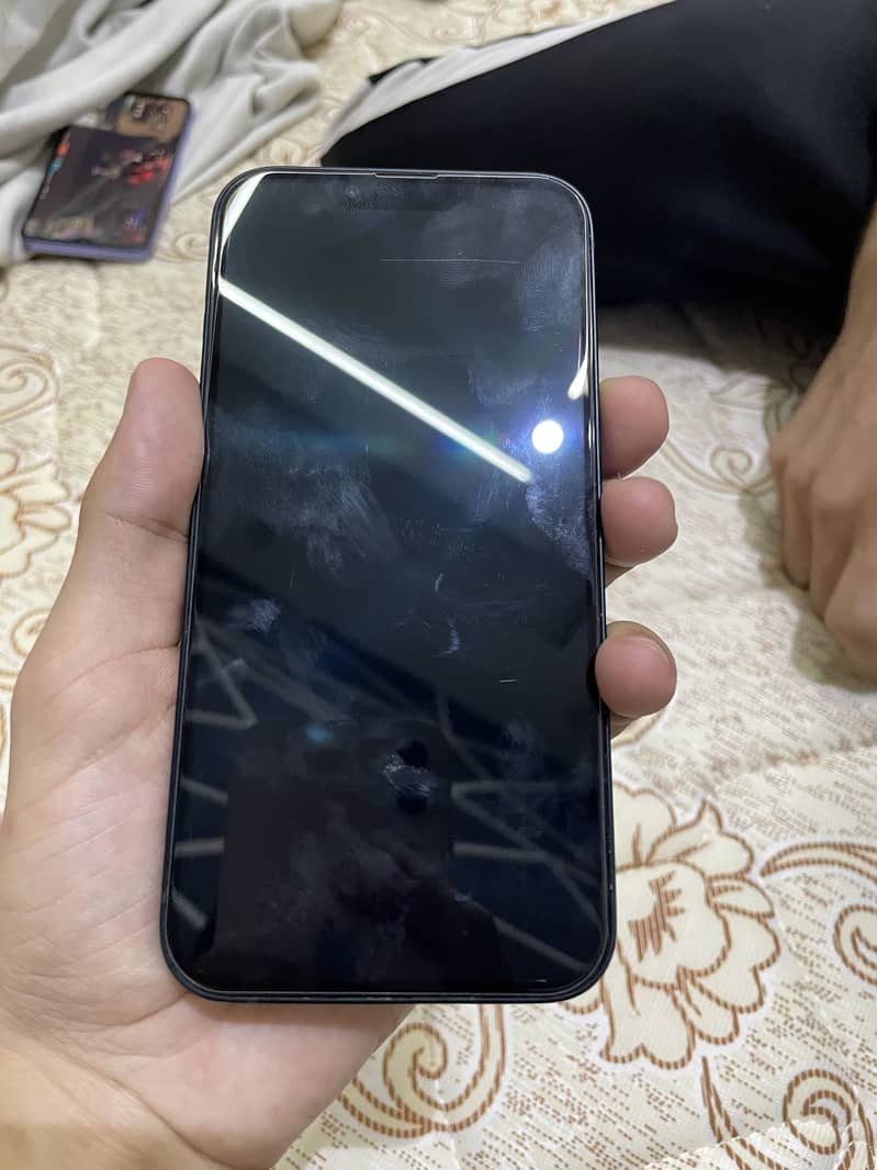 Apple iPhone 13 4