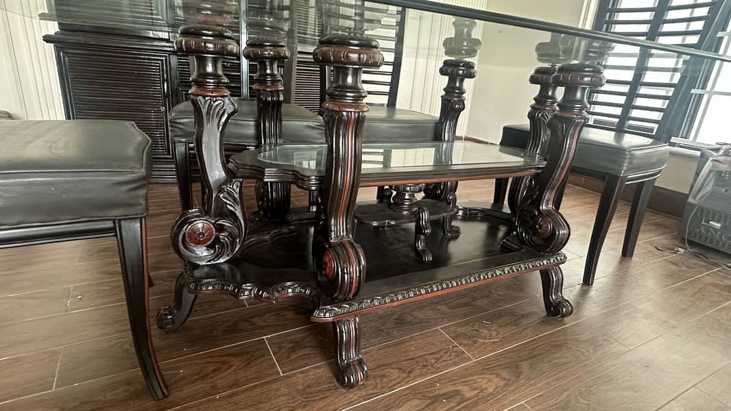 Dining table for 6 persons 0