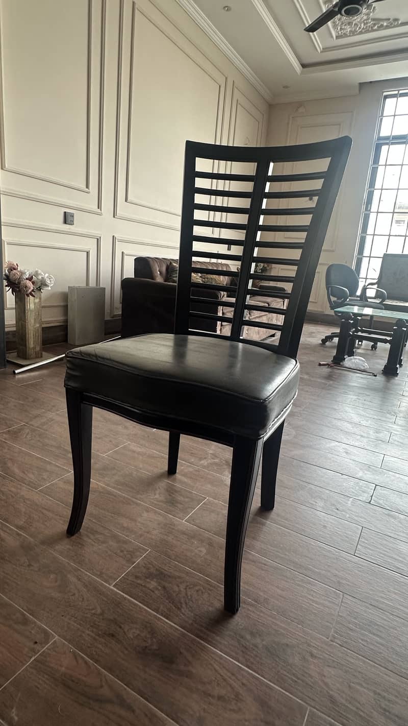 Dining table for 6 persons 4