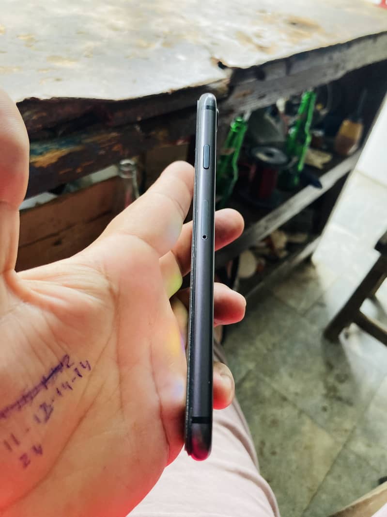 Apple iPhone 8 5
