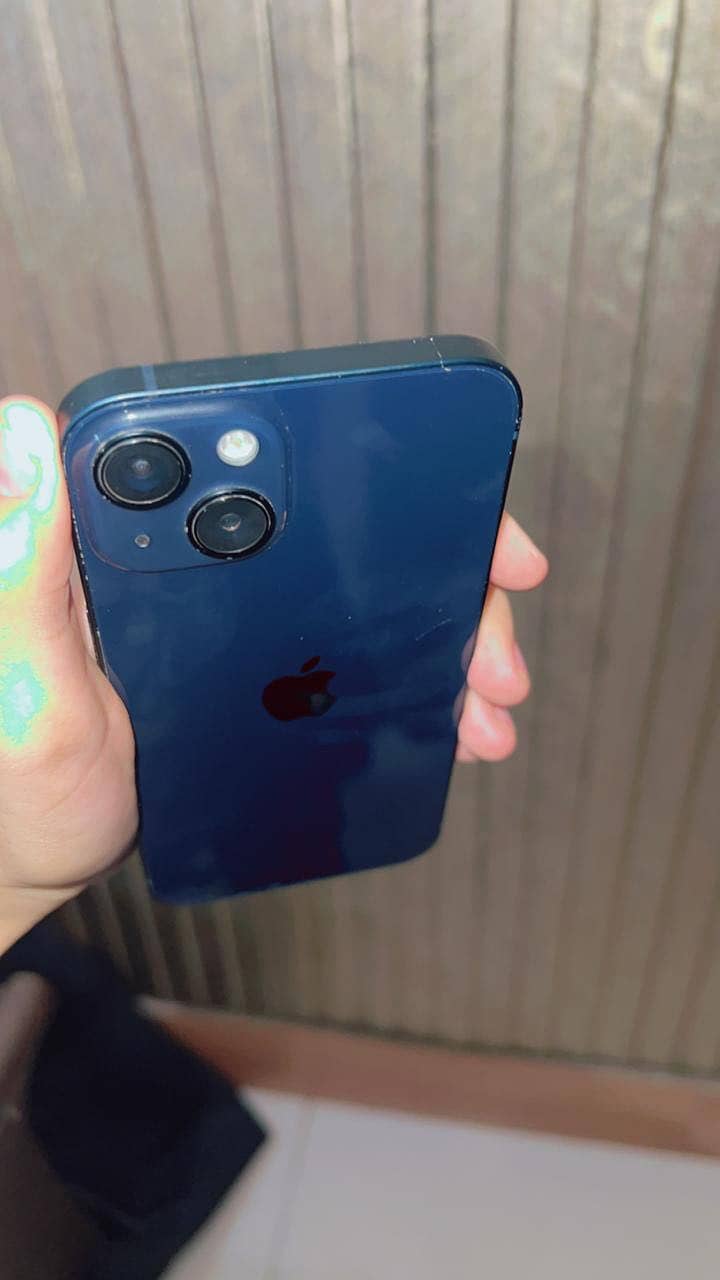 Apple iPhone 13 2