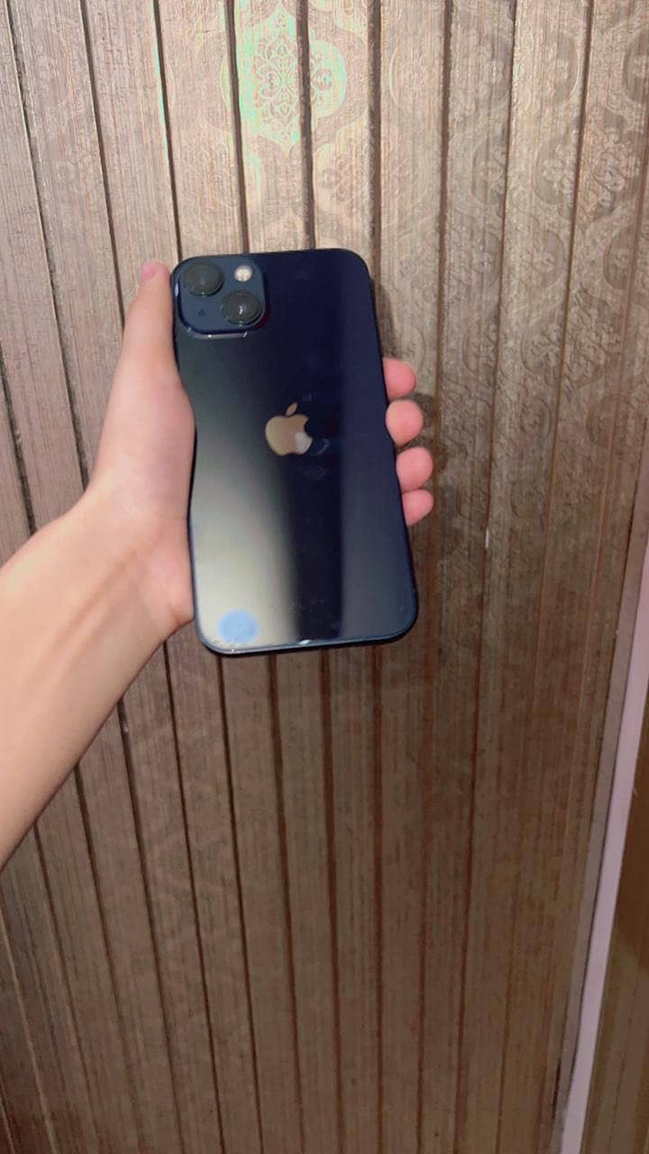 Apple iPhone 13 4