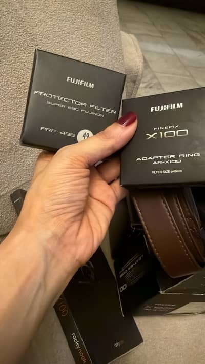 Fujifilm X100S Silver – Made in Japan – Excellent Condition – Boxed