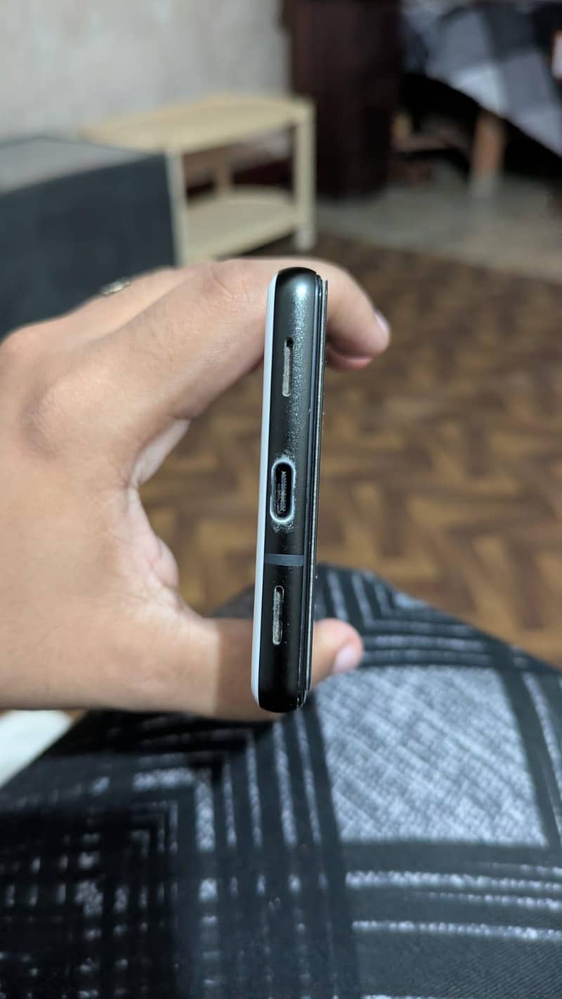 Google Pixel 6a 5