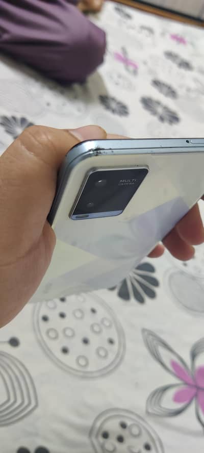 Vivo Y21 Pta approved 4/64 with box and charger