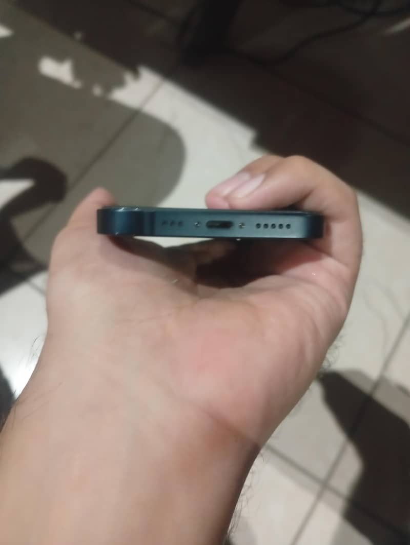 Apple iPhone 13 3