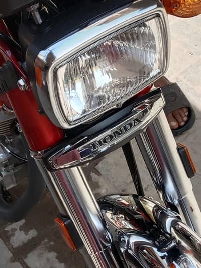 Honda 125 brand new 10/10  condition sirf 2700 km chla hoa hai