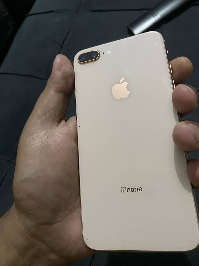 Apple iPhone 8 Plus 2