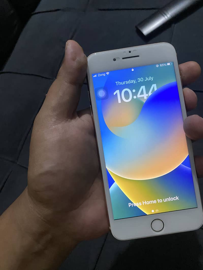 Apple iPhone 8 Plus 4
