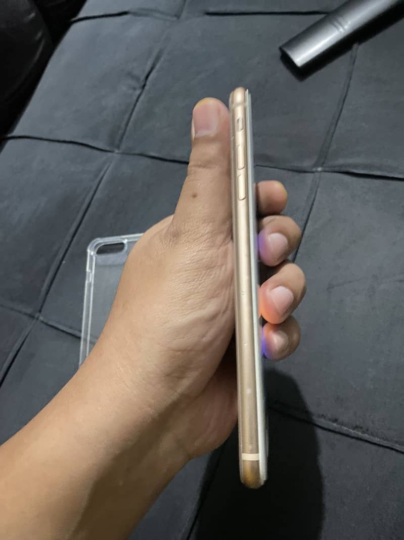 Apple iPhone 8 Plus 5