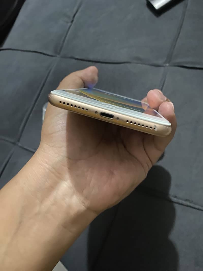Apple iPhone 8 Plus 6