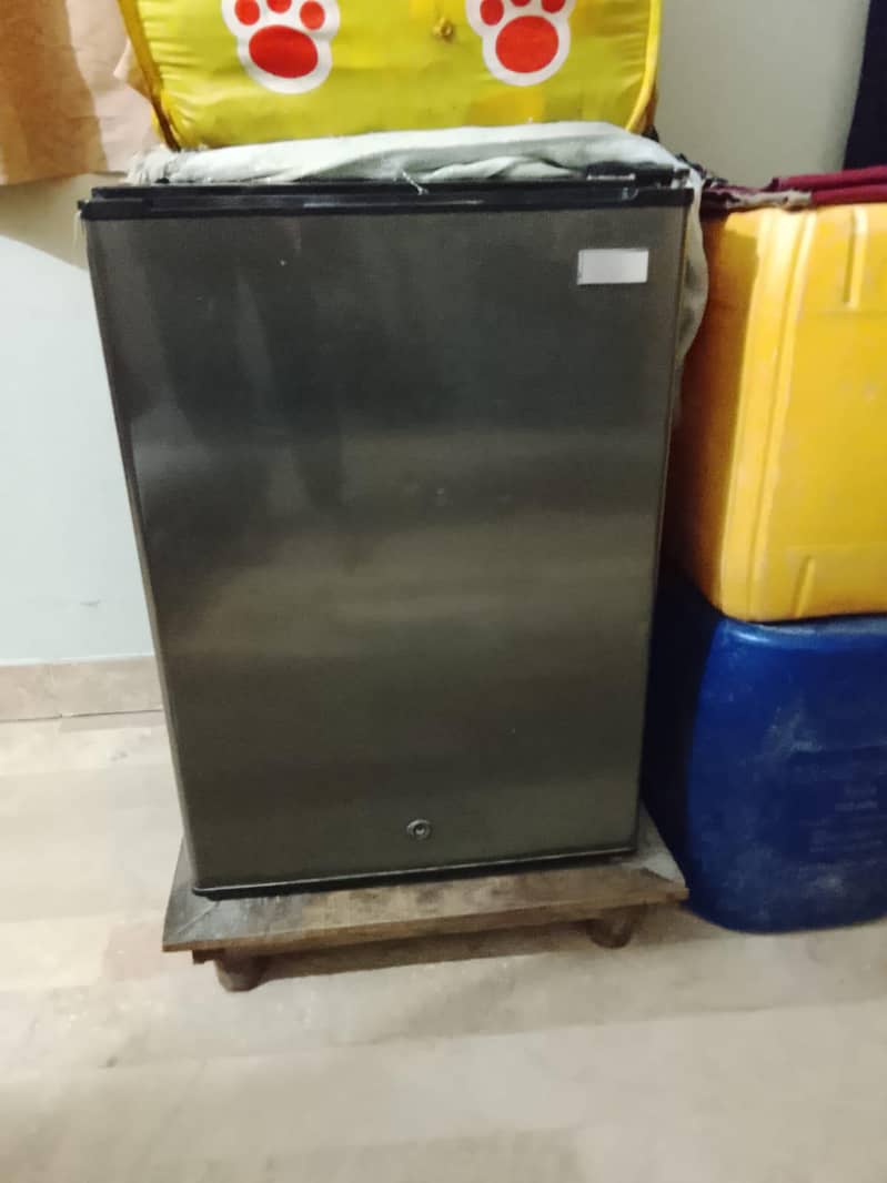 Mini frige 1