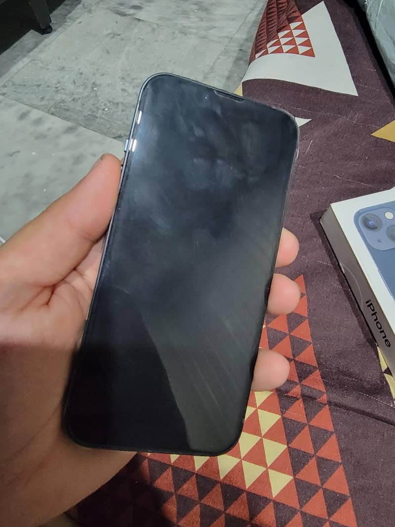 Apple iPhone 13 2