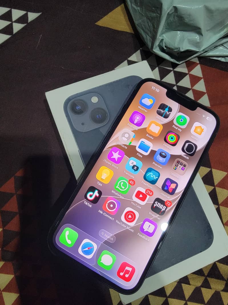 Apple iPhone 13 4