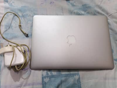 MacBook air 2015 with charger