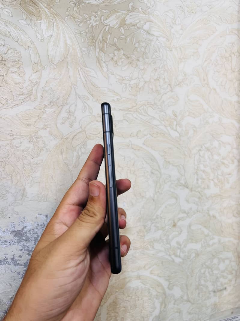 Google Pixel 7a 5