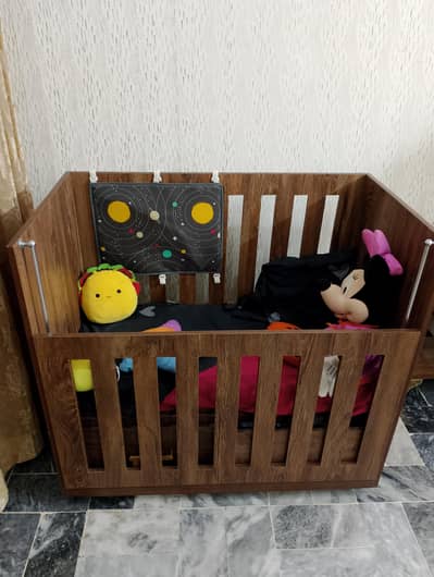 baby cot