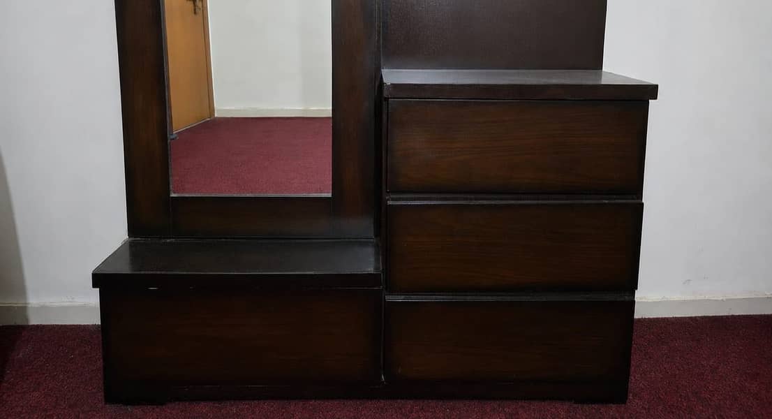 Dressing table 2