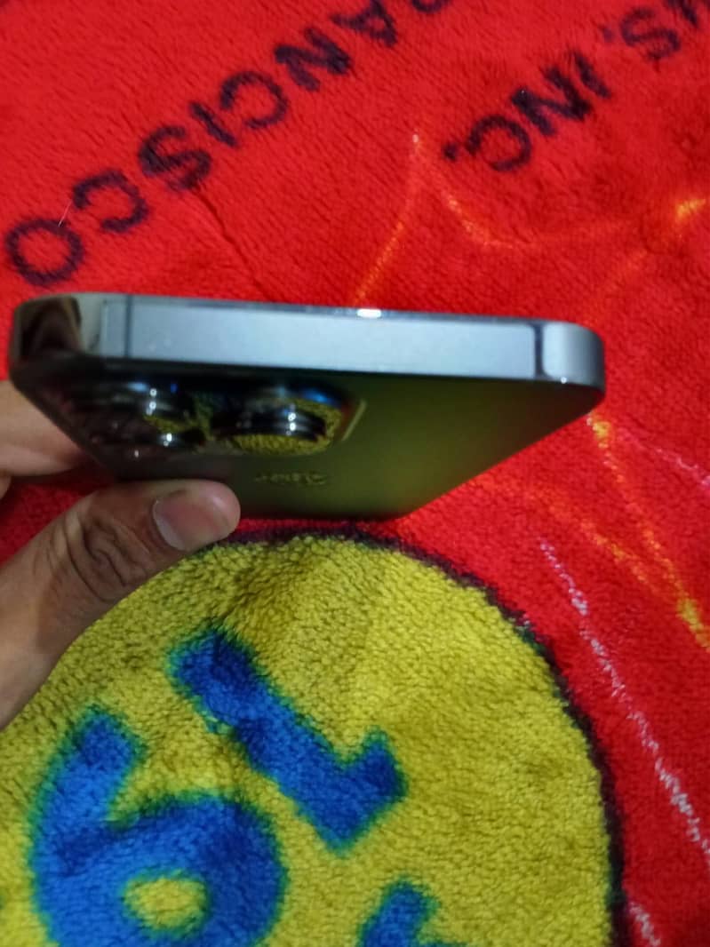Apple iPhone 13 Pro 4