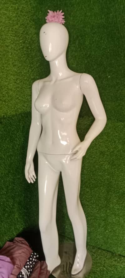 statue