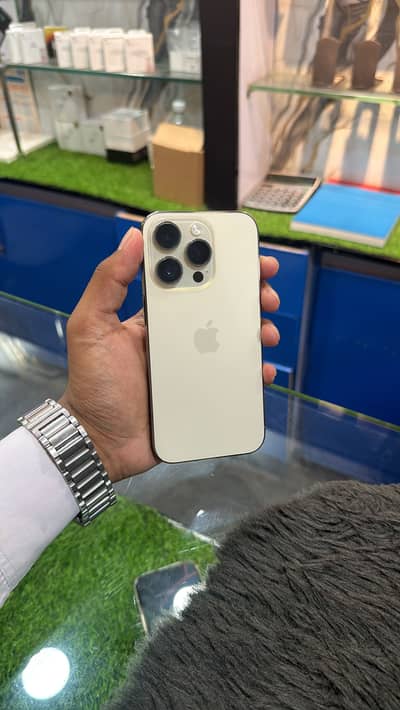 Apple iPhone 16 Pro
